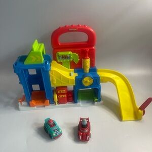 Fisher-Price Little People Wheelies Garage
